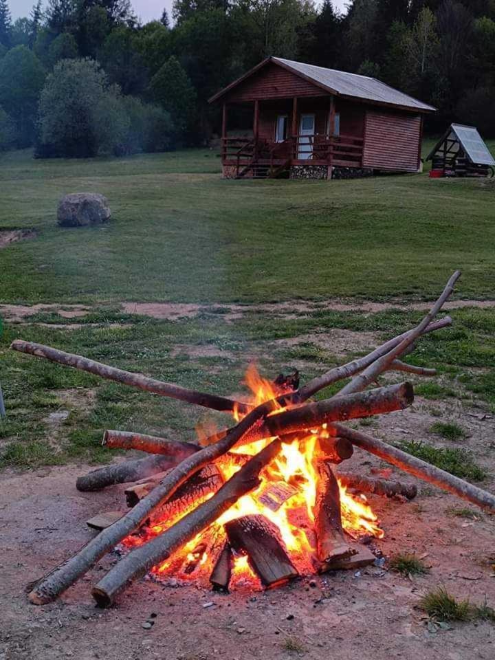 Cabane Areama Neagra Marosfő Kültér fotó
